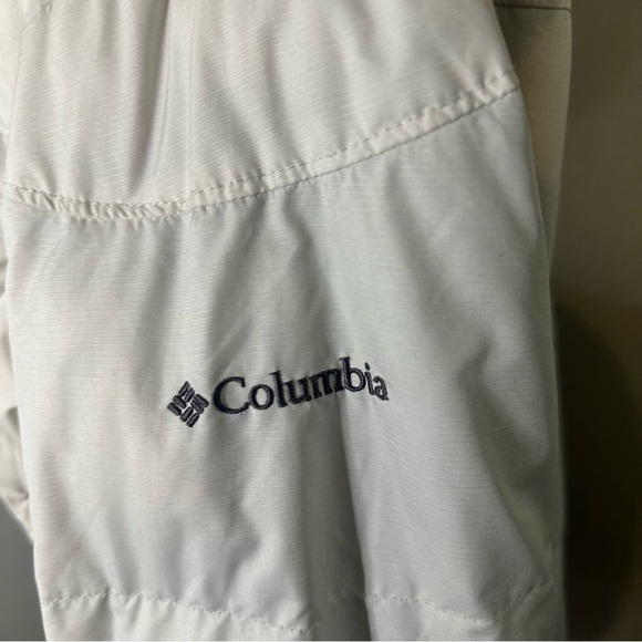 Women's Cream Hooded Puffer Jacket - Picture 3 of 6